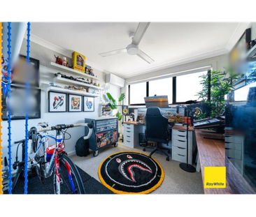 Lovely and Modern Family Home - Close to Amenities - Photo 5