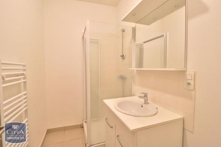 Location Appartement 2 pièces 49m² ST ETIENNE 42000 - Photo 3