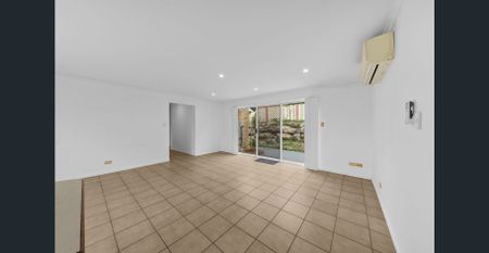 Family Home with Stunning Pool & Entertaining Area - Photo 2