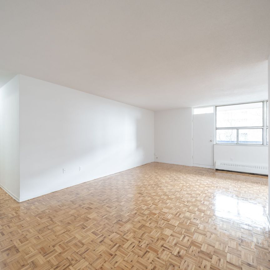 For Lease - 5 Glamorgan Avenue Unit# 313, Toronto, Ontario - Photo 1