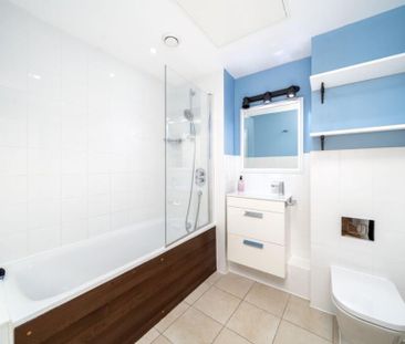 Room in a Shared Flat, Gower Court, NW9 - Photo 1