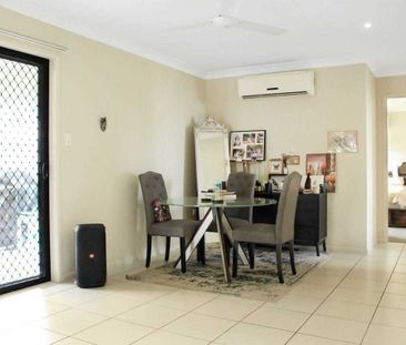 4 Bedroom House in Peaceful Neighborhood - Photo 2