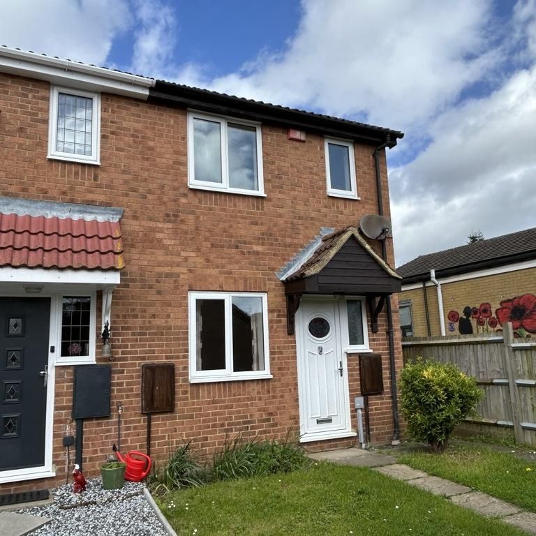 2 bedroom end of terrace house to rent - Photo 1