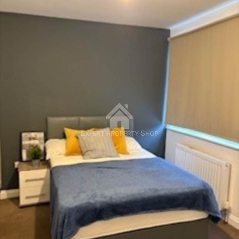 1 bedroom in a house share to rent - Photo 1