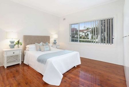 Modern Four Bedroom Family Home - Photo 4