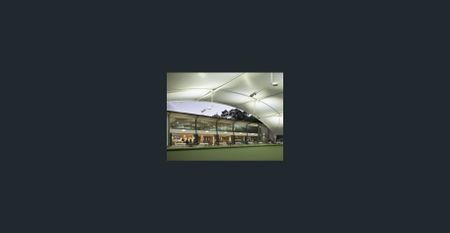 Beautiful 5-bedroom family home with a pool, in a perfect location, Helensvale!! - Photo 3