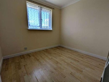 Colne Court, Essex, RM18 - Photo 2