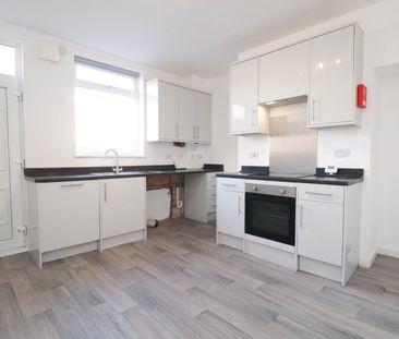 4 bedroom house to rent - Photo 3