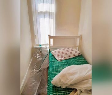 4 bedroom terraced house to rent - Photo 4