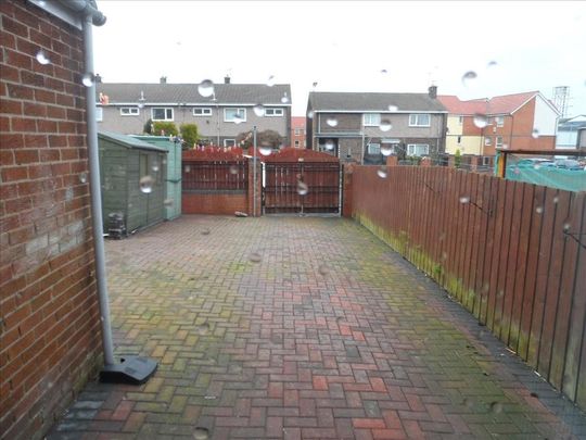 3 bed terraced house to rent in NE63 - Photo 1