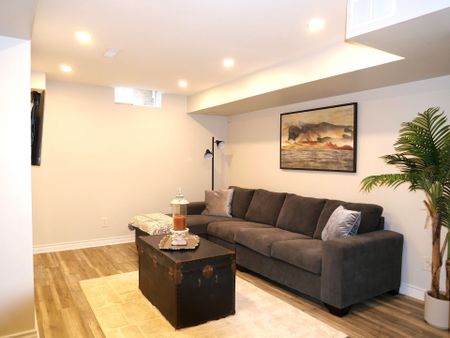 For Lease - 25 Eastport Drive, Toronto, Ontario - Photo 2