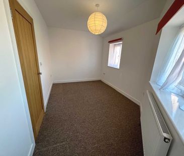 OIRO £1,750 pcm - Available 06/12/2025 - Unfurnished - Photo 2