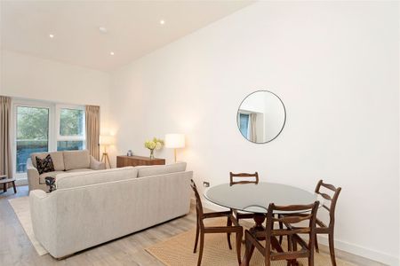 Apartment 2 , Hanover Court, Hanover Quay, Grand Canal Dk, Dublin 2 - Photo 2