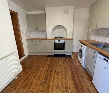 2 Bed Maisonette, Tennyson St, SW8 - Photo 5