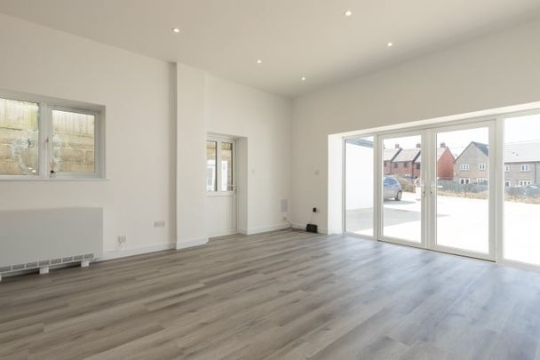 New Yatt Road, North Leigh - Photo 1