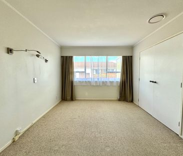 Unit 1, 27 Butley Drive, Farm Cove, Auckland - Photo 6