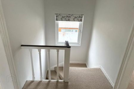 66 Downshire Road, Holywood, BT18 9LY - Photo 2