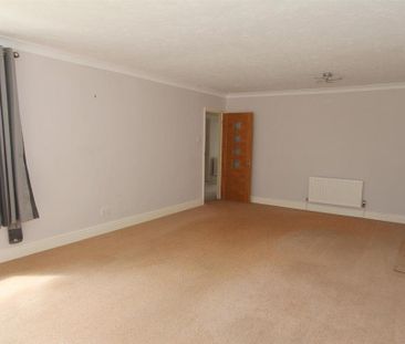 3 bedroom detached bungalow to rent - Photo 6