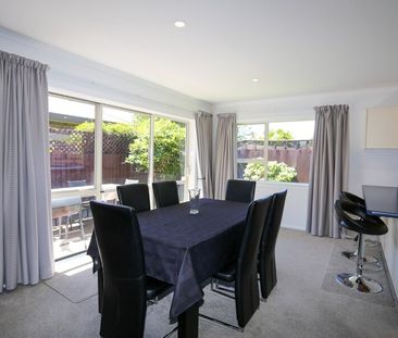 HOON HAY – 3 BEDROOM, 1 BATHROOM, DOUBLE GARAGE - Photo 3