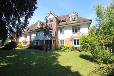 West Hill Road, Woking, Surrey, GU22 - Photo 5