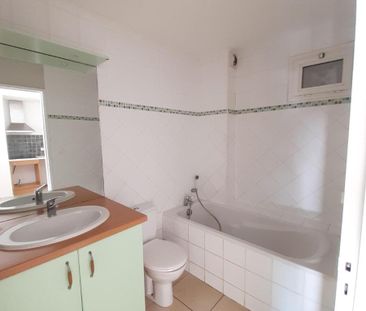 Location Appartement 1 pièce 41m² LES AVIRONS 97425 - Photo 3