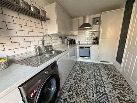 3 bedroom house to rent Prospect Road, SO19 - Photo 5