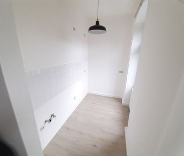 Tolle renovierte Wohnung, komplett möbliert dazu ein Gutschrift in Höhe 800,-€ erhalten! - Photo 4