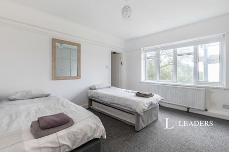 2 bedroom flat to rent - Photo 3