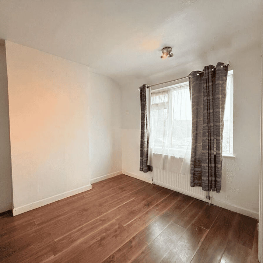 Coran Close, London, N9 - Photo 1