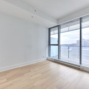 BRAND NEW 3 1/2 46th FLOOR - Photo 2