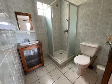À LOUER - STUDIO MEUBLÉ D'ENVIRON 28 m² - LE TAMPON - 650.00 € - Photo 5