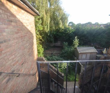 2 bedroom flat to rent - Photo 6