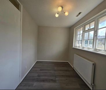 2 Bed Detached House, The Woodlands, SE13 - Photo 2