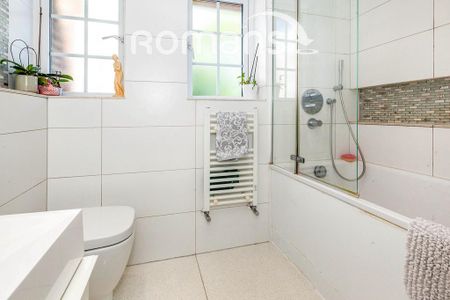 4 bedroom semi-detached house to rent - Photo 4