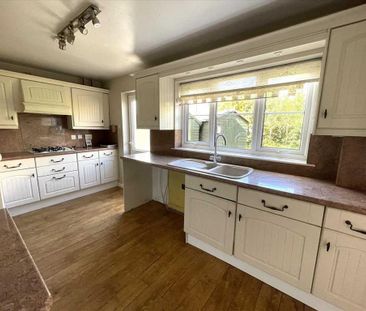 4 bedroom detached house to rent - Photo 3