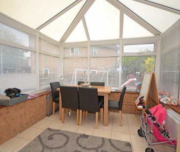 3 bedroom detached house to rent - Photo 2