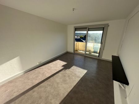 - AUREILHAN - T4 de 72 m2 avec BALCON - VUE DEGAGEE - - Photo 3