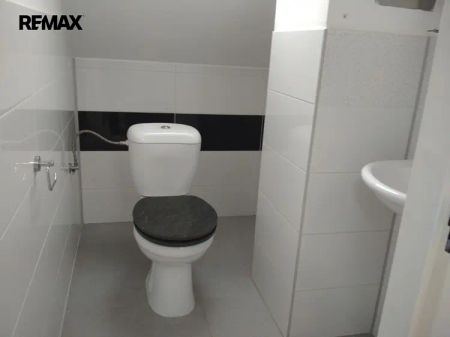 Loftový byt apartmánového typu 2+KK v bytovém domě Ostrava Zábřeh - Photo 5