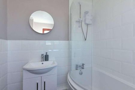Alexander Court, Chalkwell Road, Sittingbourne, Kent, ME10 - Photo 5