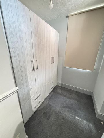 4 bedroom flat to rent - Photo 5