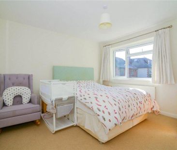 3 bedroom end of terrace house to rent - Photo 2