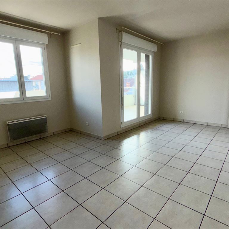 Location Appartement 2 pièces 48m² CLERMONT FERRAND 63000 - Photo 1