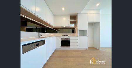 Modern 1 Bedroom Apartment Walking Distance to Homebush Station - Photo 3