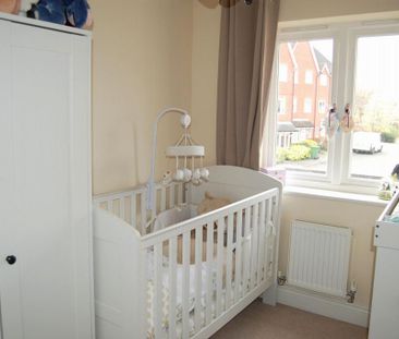 3 bedroom end of terrace house to rent - Photo 5