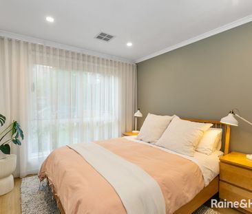 Contemporary Living in a Prime Bayside Position! - Photo 6