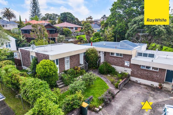 Private Sanctuary in the bustling New Lynn - Photo 1