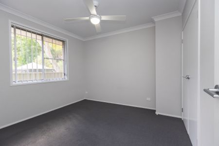 Beautiful near new home moments from waterfront - Photo 3