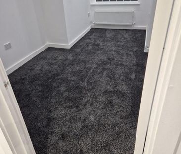 2 bedroom ground floor flat to rent - Photo 2