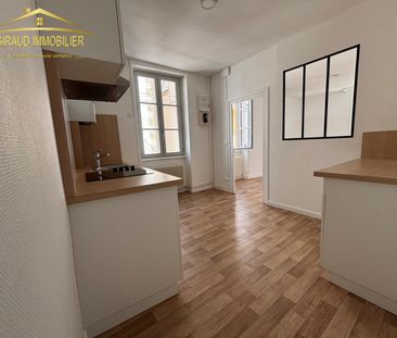 TRIPLEX CENTRE CHARLIEU 66.19 M2 - Photo 3