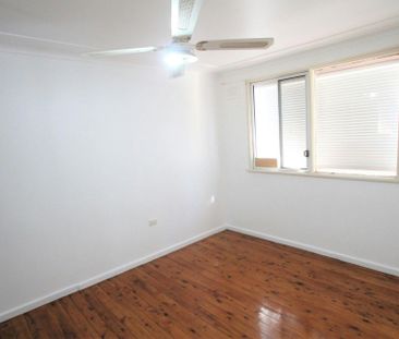 LOCATION !!! LOCATION !!! 4 BEDROOMS HOUSE IN QUIET STREET - SHORT ... - Photo 1